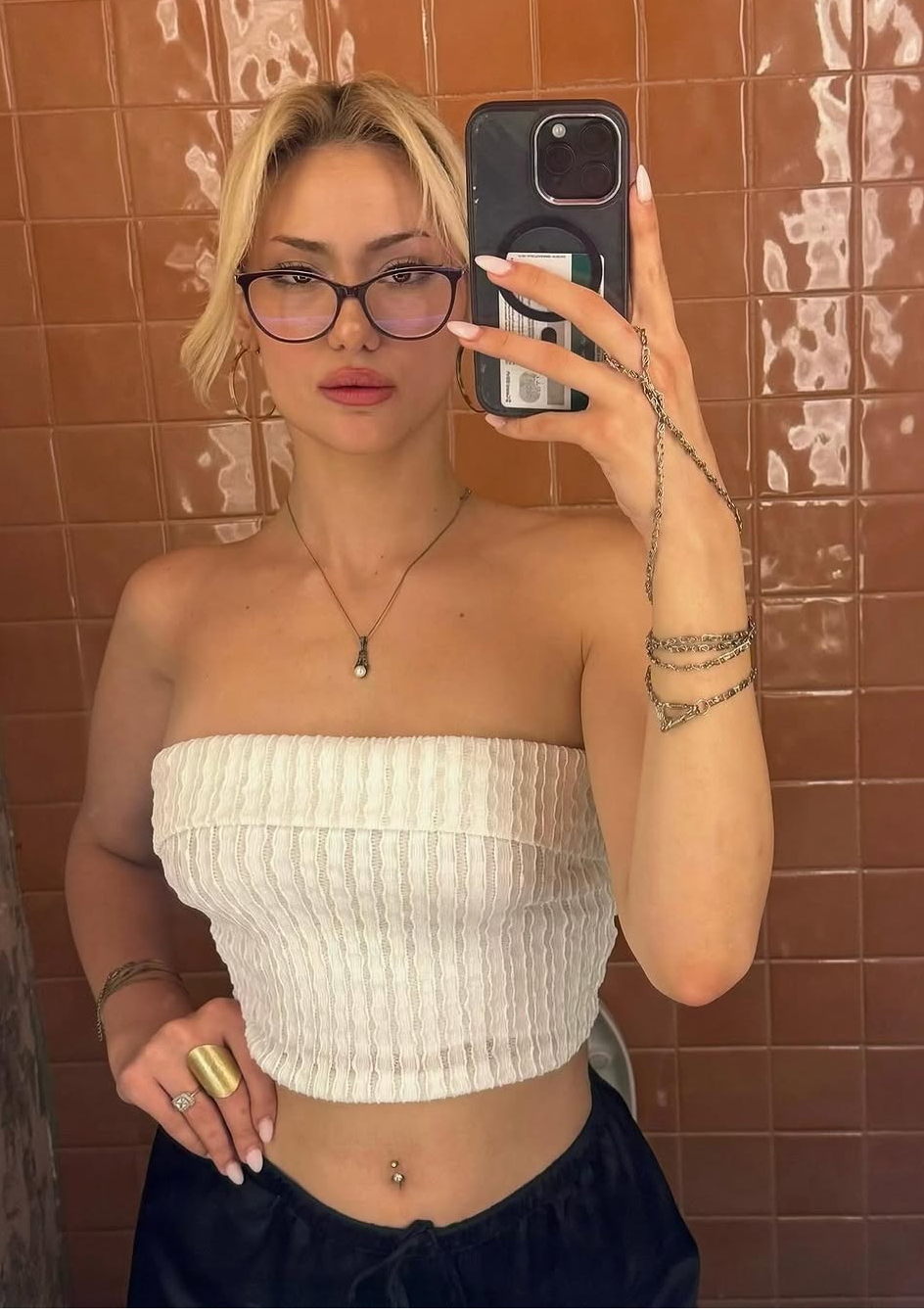 Tatlar Özbek Bayan Escort Emel
