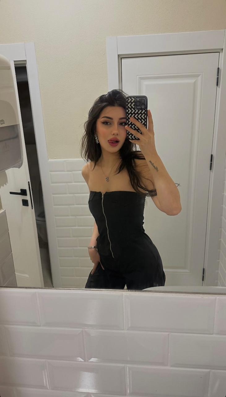 Pelitcik Güzel Gülüşlü Partner Bayan Escort Beyaz